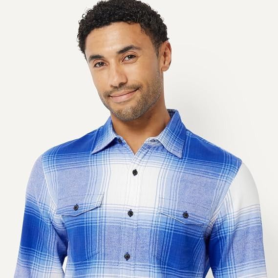 Immagine di Blue Plaid Button-Up Shirt 2